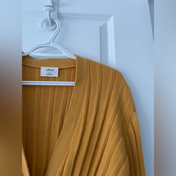 Aritzia Wilfred Plunge Thalia yellow cardigan sweater - Picture 5 of 5